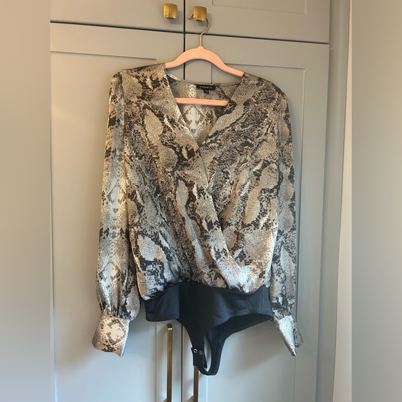 Dynamite Blouse Bodysuit - Picture 2 of 3